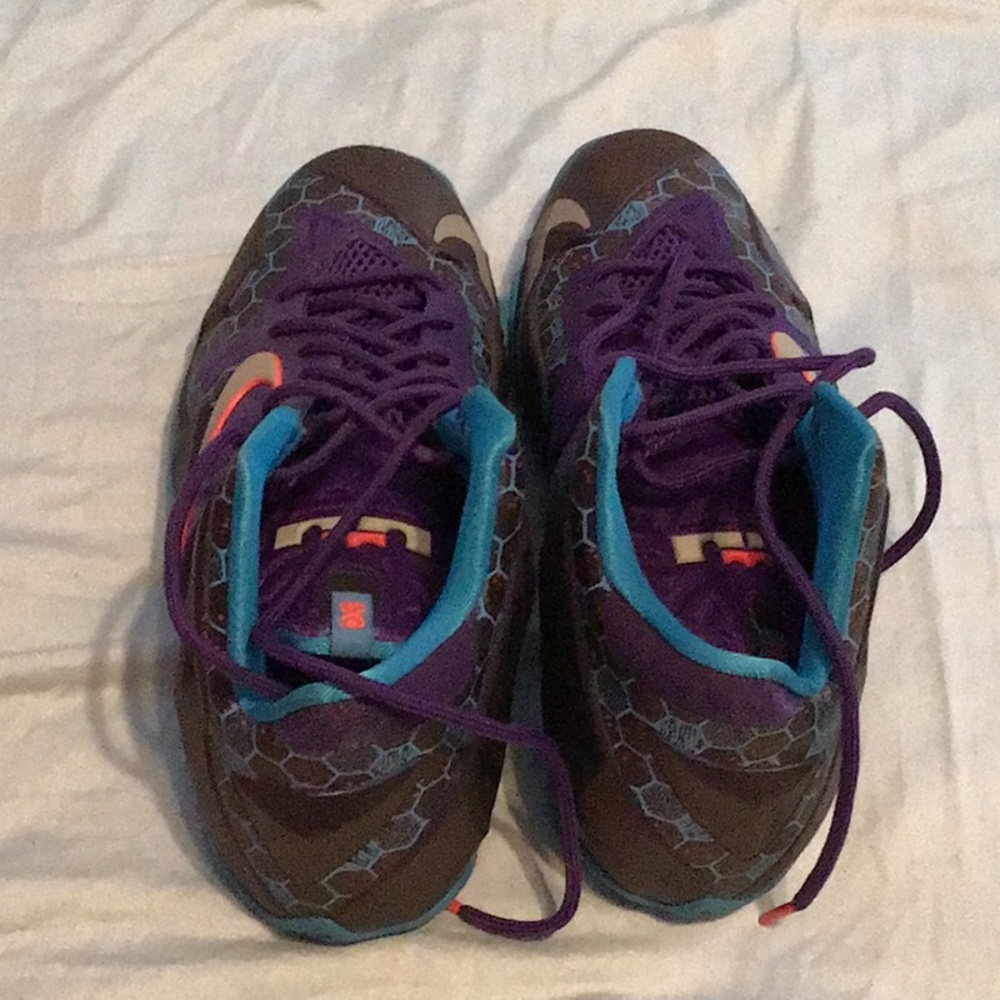 Nike Lebron 11 Hornets - Picture 3 of 3